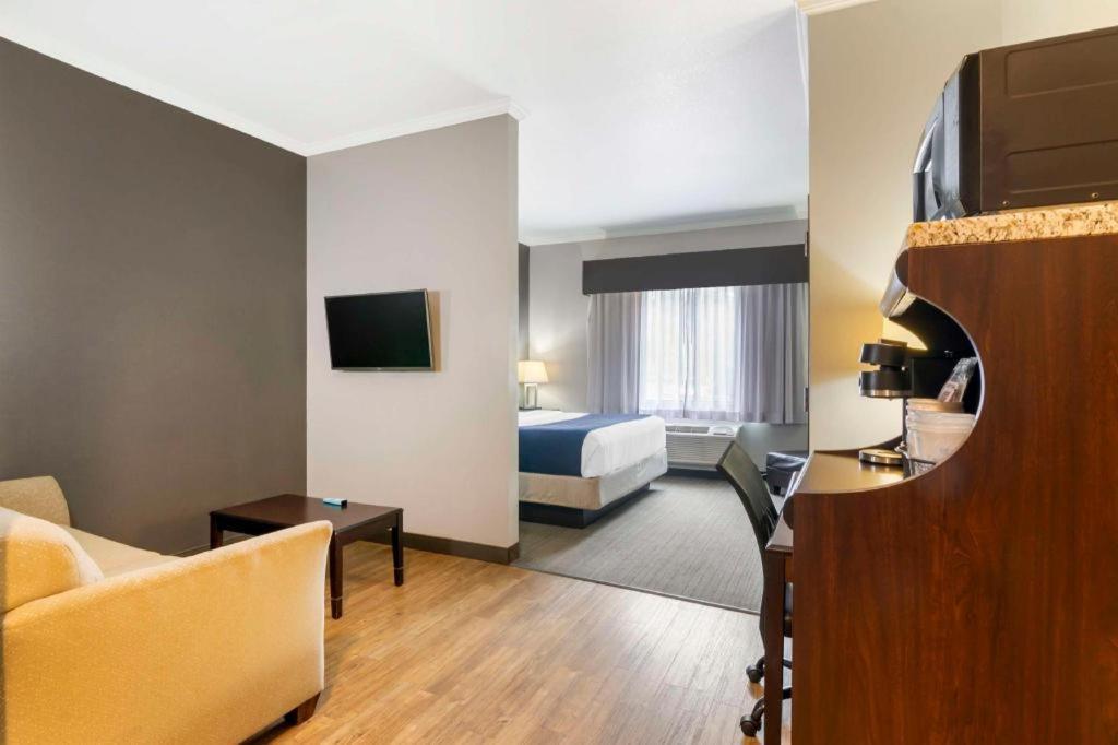 Best Western Plus Olathe Hotel Exteriör bild